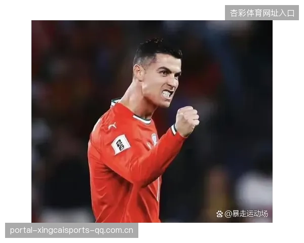C罗新耳钉太闪，球迷表示被晃到：这次是真的“光芒万丈”！